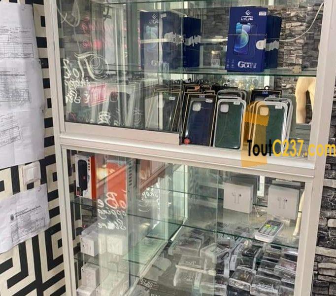Fonds de commerce vêtement à vendre à bepanda