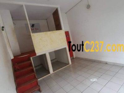Boutique à louer à Bonamoussadi Douala