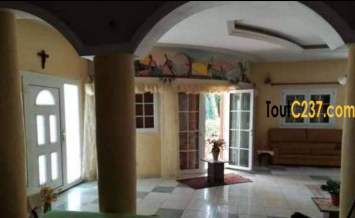 Maison duplex à vendre à Logpom Douala