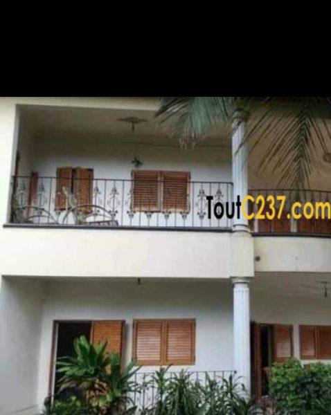 Maison duplex à vendre à Logpom Douala