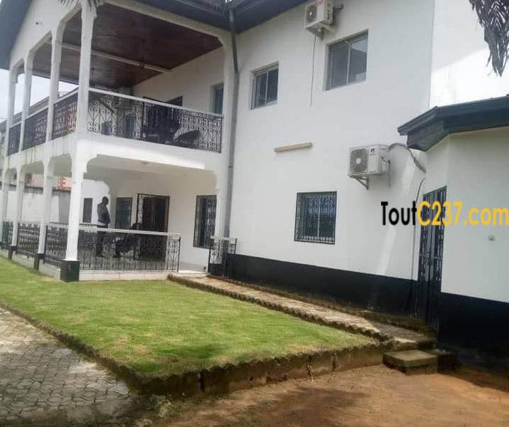 Duplex à louer à Logpom Douala