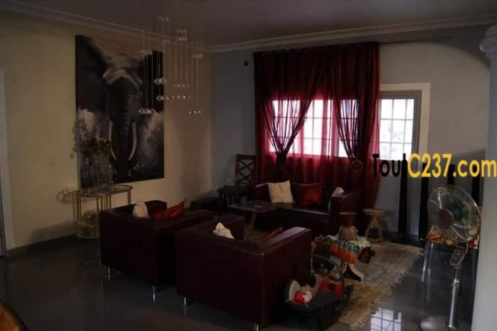 Duplex à vende à Logpom Douala
