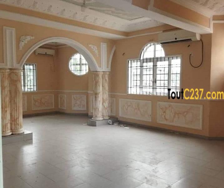 Duplex à louer à Logpom Douala