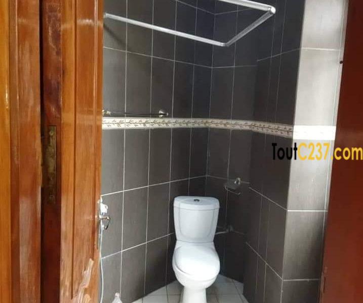 Duplex à louer à Logpom Douala