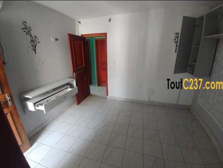 Bureau à louer à Makepe Douala