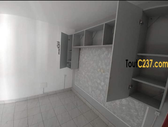 Bureau à louer à Makepe Douala