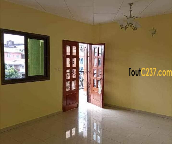 Appartement à louer à Logpom Douala