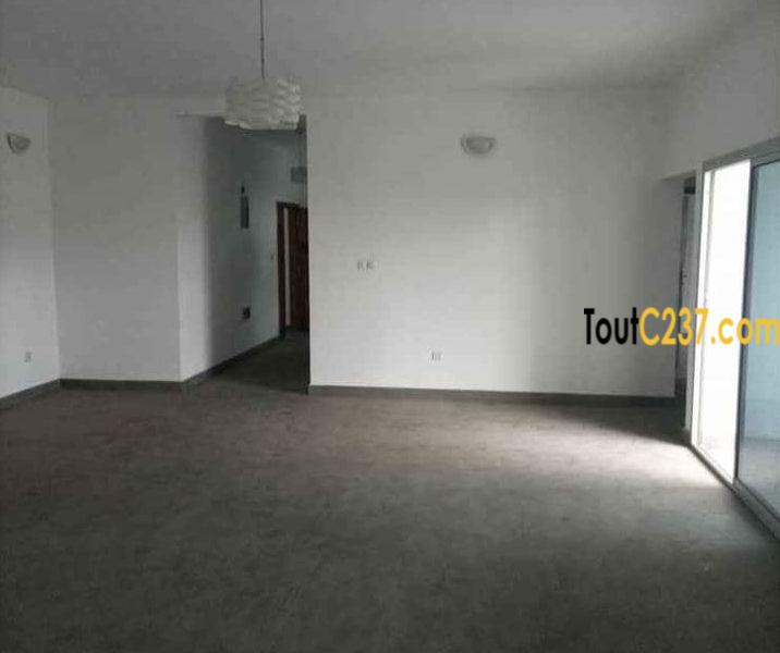 Vaste appartement à louer à Logpom