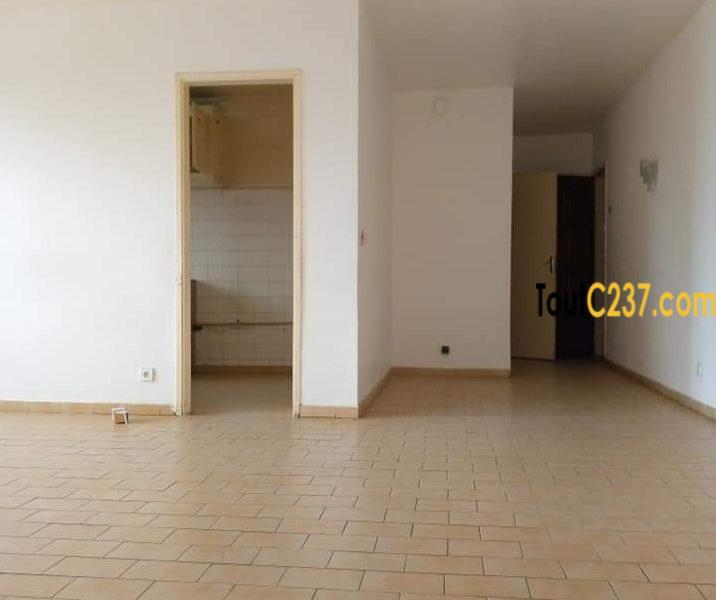 Bureau à louer à Akwa Douala