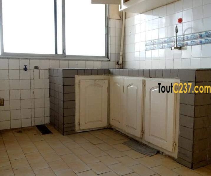 Bureau à louer à Akwa Douala