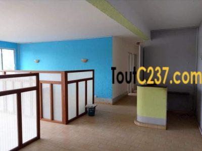 Bureau à louer à Akwa Douala