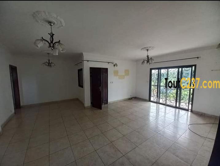 Appartement à louer à Bonamoussadi Douala
