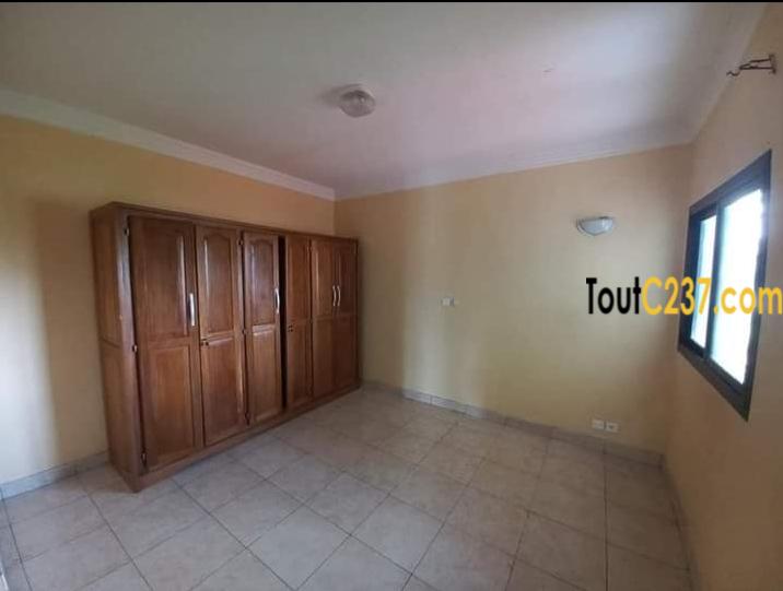 Appartement à louer à Bonamoussadi Douala