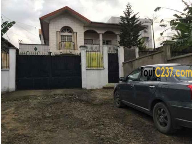 Duplex à vendre à Logpom Douala