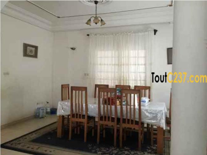 Duplex à vendre à Logpom Douala
