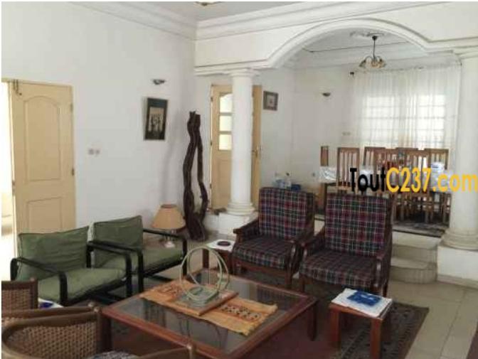 Duplex à vendre à Logpom Douala