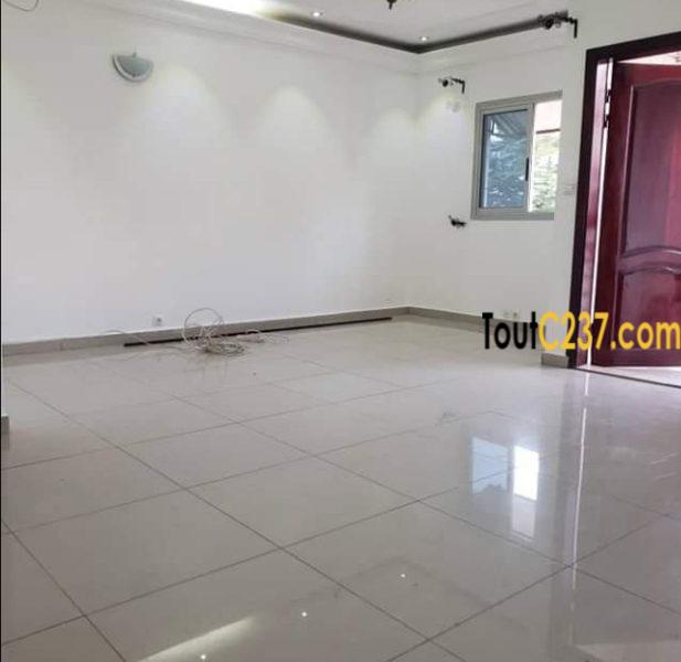 Appartement à louer à Bonamoussadi Douala