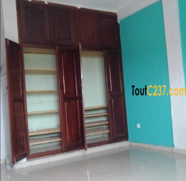 Appartement à louer à Bonamoussadi Douala