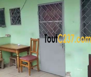 Mini cité et immeuble à vendre à la cité sic