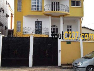 Duplex meublé à louer à Bali Douala