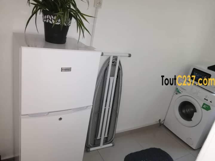 Studio Meublé à Louer à Bonanjo