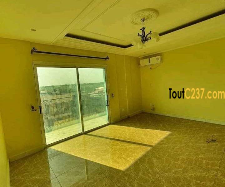 Appartement à louer à Bonamoussadi Doualaa