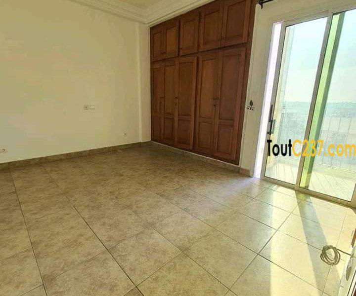 Appartement à louer à Bonamoussadi Doualaa