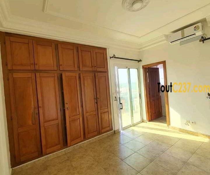 Appartement à louer à Bonamoussadi Doualaa