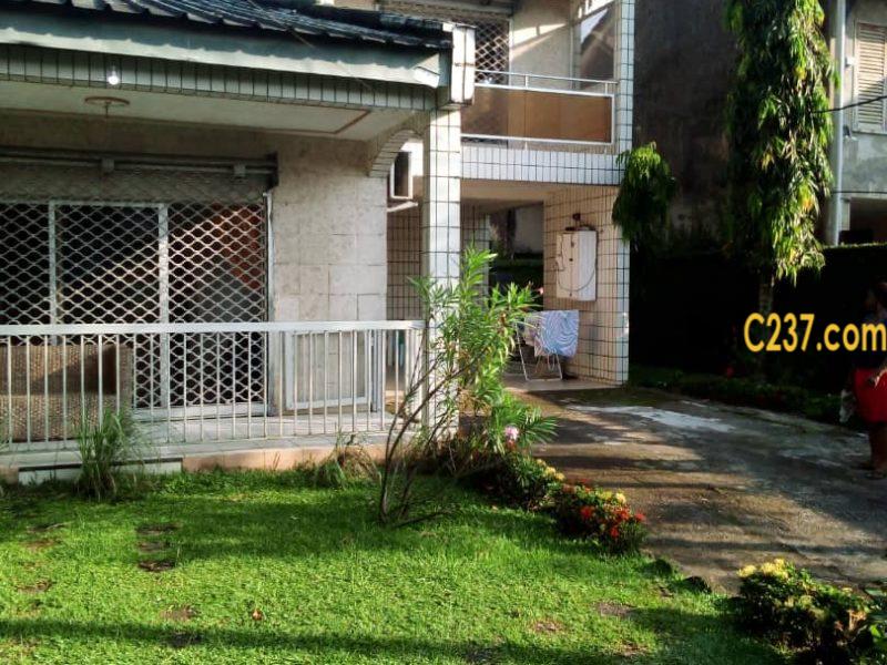 Maison à louer à Bonamoussadi Douala