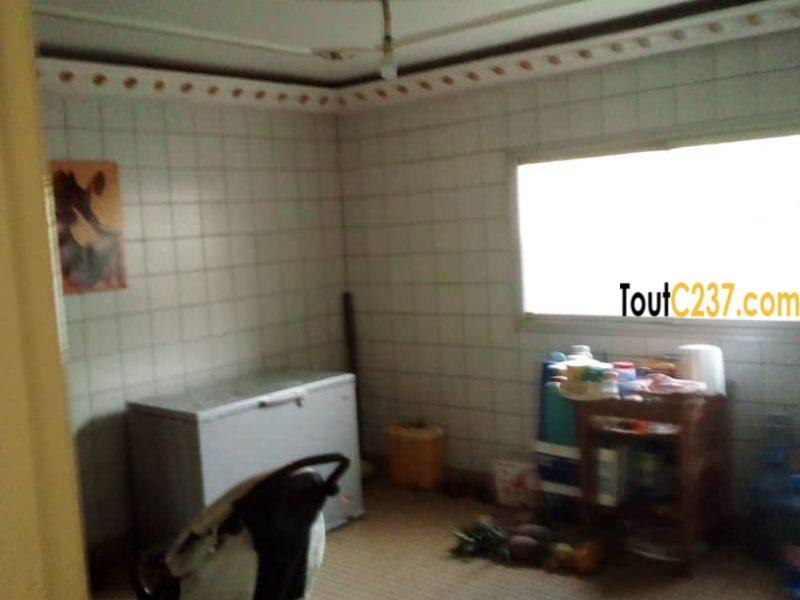 Maison à louer à Bonamoussadi Douala