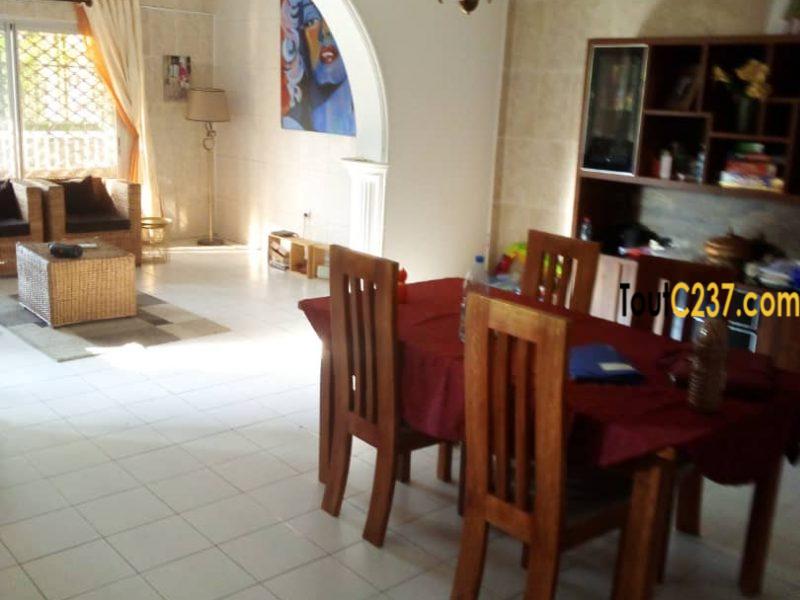 Maison à louer à Bonamoussadi Douala