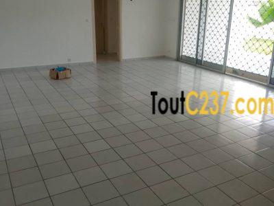 Maison à louer à Bonapriso Douala
