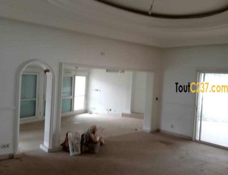 Maison à louer à Bonapriso Douala