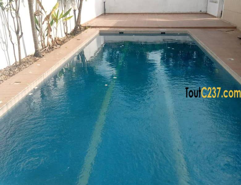 Duplex à louer à Bonapriso Douala