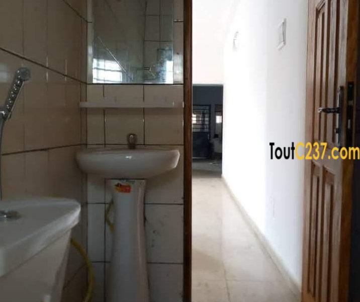 Appartement à louer à Bonamoussadi