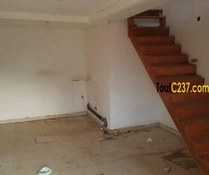 Boutique à louer à Bonamoussadi Douala