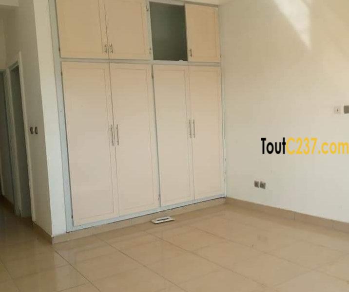 Appartement à louer à Bonamoussadi Douala