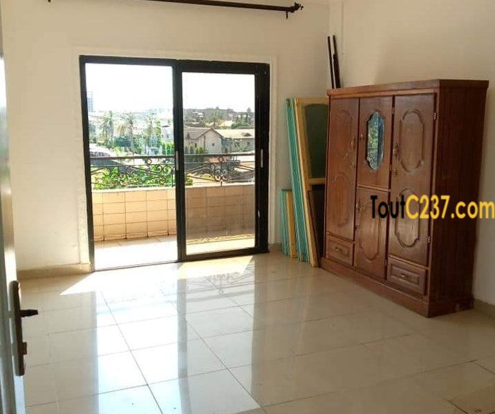 Appartement à louer à Bonamoussadi Douala