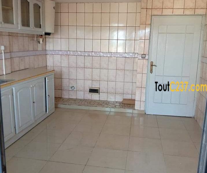 Appartement à louer à Bonamoussadi Douala