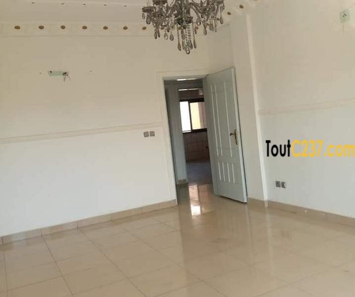 Appartement à louer à Bonamoussadi Douala