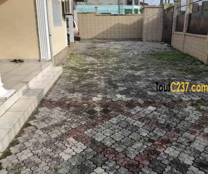 Maison villa à vendre à Logpom Douala