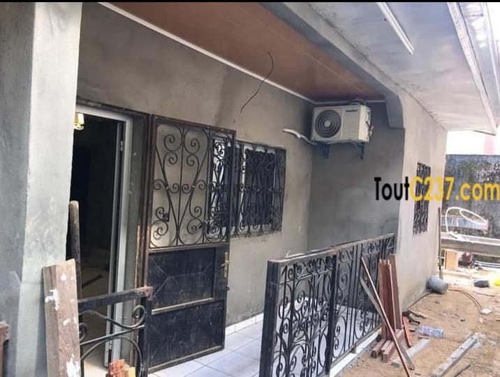 Maison à louer à Logpom Douala