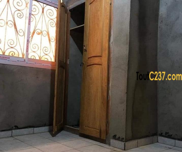 Maison à louer à Logpom Douala