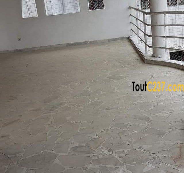 Duplex à louer à Bonamoussadi Douala