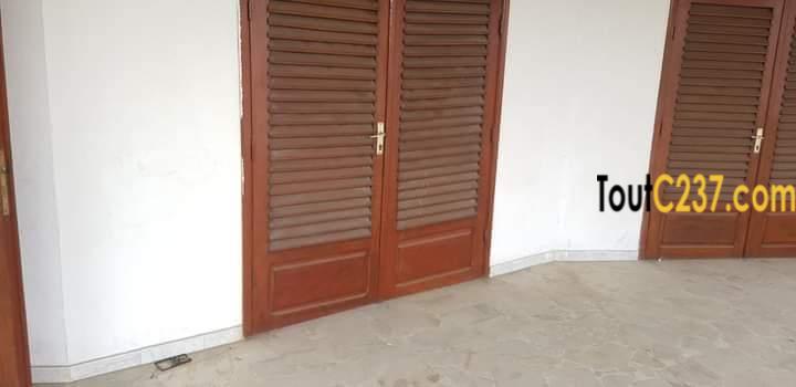 Duplex à louer à Bonamoussadi Douala