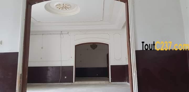 Duplex à louer à Bonamoussadi Douala