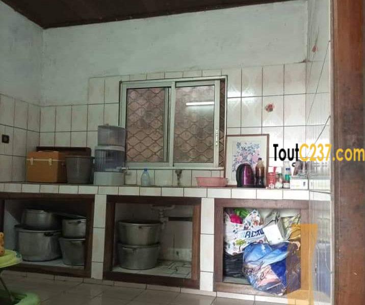 Maison à louer à Logpom Douala