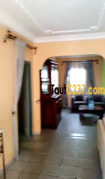Villa sic à louer à Makepe Douala