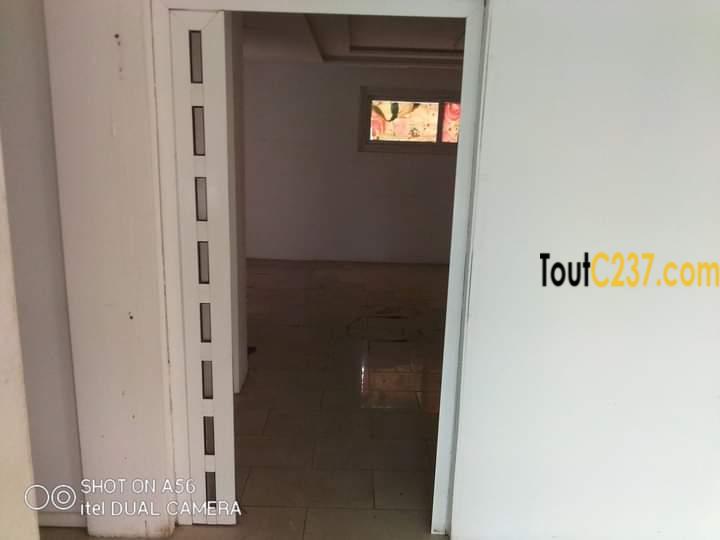 Local commercial à louer à Bali