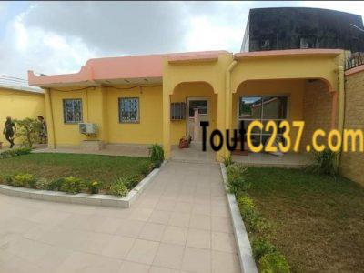 Maison à louer à Bonamoussadi Douala